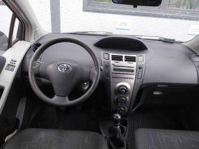 Toyota Yaris - 2009
