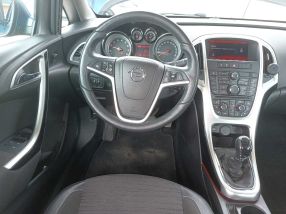 Opel Astra - 2014