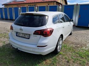Opel Astra - 2011
