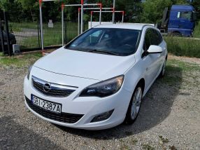 Opel Astra - 2011