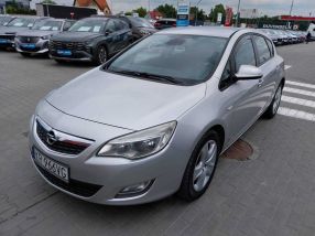 Opel Astra - 2011