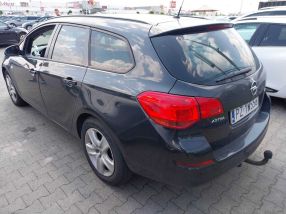 Opel Astra - 2011
