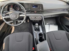 Hyundai Elantra - 2022