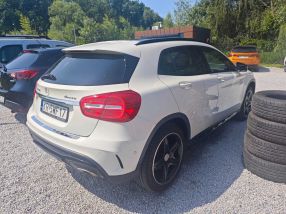 Mercedes-Benz GLA - 2015