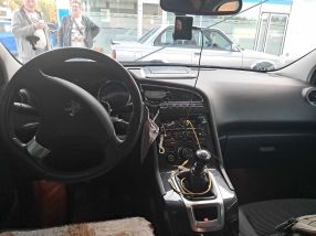 Peugeot 5008 - 2012