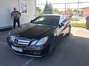 Mercedes-Benz E - 2010