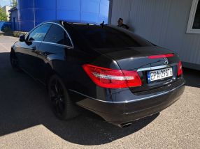 Mercedes-Benz E - 2010