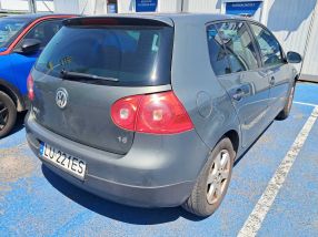 Volkswagen Golf - 2004