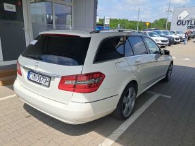 Mercedes-Benz E - 2010