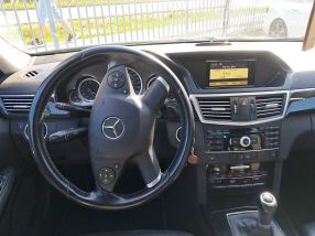 Mercedes-Benz E - 2011
