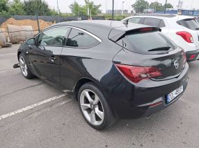 Opel Astra - 2011