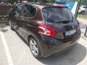 Peugeot 208 - 2012