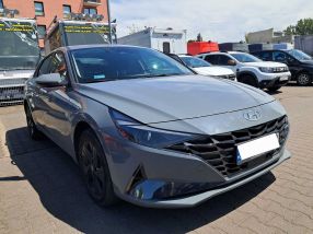 Hyundai Elantra - 2021