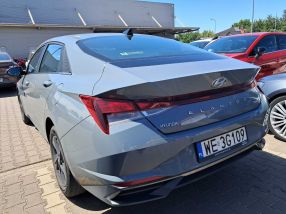 Hyundai Elantra - 2021