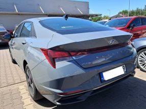 Hyundai Elantra - 2021