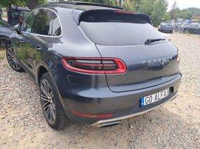 Porsche Macan - 2016