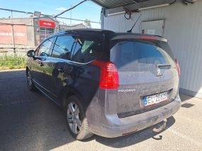 Peugeot 5008 - 2012