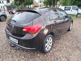 Opel Astra - 2013