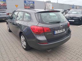 Opel Astra - 2011