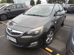 Opel Astra - 2012