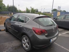 Opel Astra - 2012