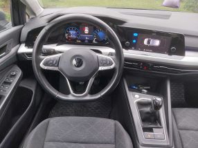 Volkswagen Golf - 2021