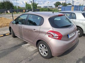 Peugeot 208 - 2013