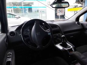 Peugeot 5008 - 2012