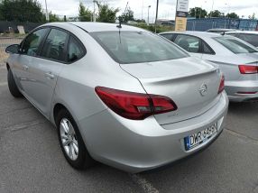 Opel Astra - 2013