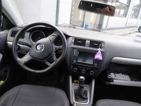Volkswagen Jetta - 2016