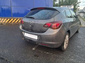 Opel Astra - 2011