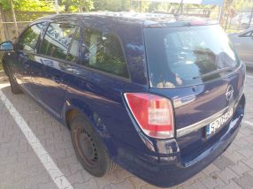 Opel Astra - 2011
