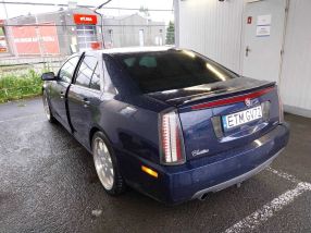Cadillac STS - 2005