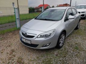Opel Astra - 2011