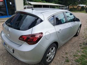 Opel Astra - 2014