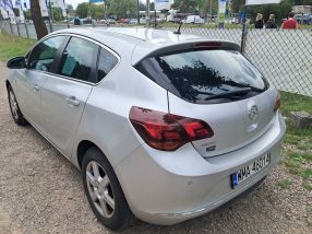 Opel Astra - 2014