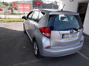 Subaru Trezia - 2012