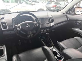 Mitsubishi Outlander - 2009