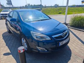 Opel Astra - 2011