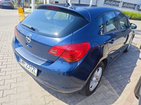 Opel Astra - 2011