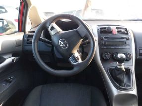 Toyota Auris - 2013