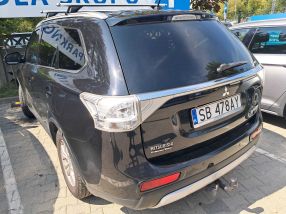 Mitsubishi Outlander - 2015