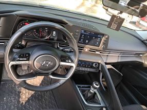 Hyundai Elantra - 2023