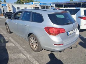 Opel Astra - 2012