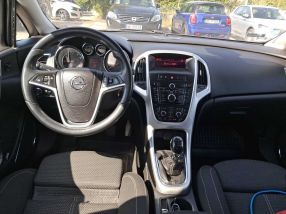 Opel Astra - 2011
