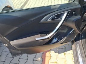 Opel Astra - 2011