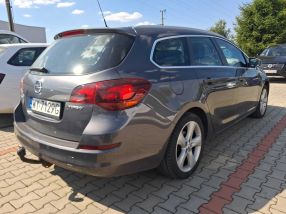 Opel Astra - 2011
