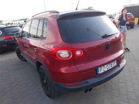 Volkswagen Tiguan - 2011