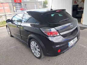 Opel Astra - 2010