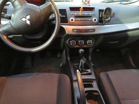 Mitsubishi Lancer - 2011